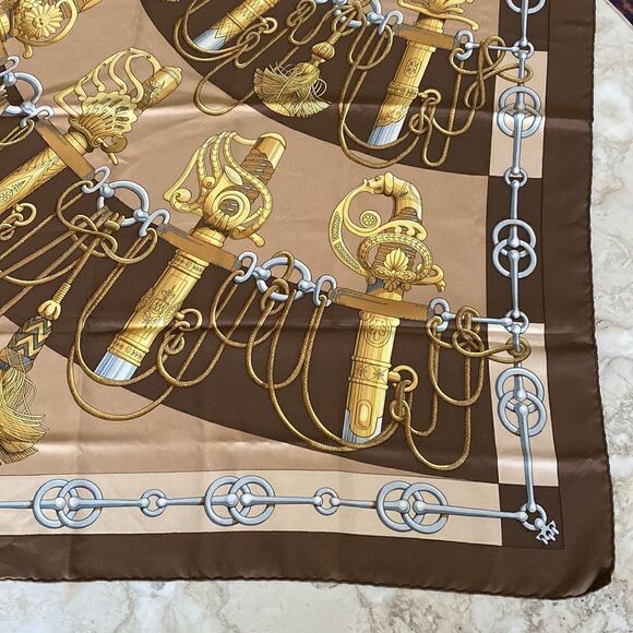 Authentic Hermès Cliquetis Carre 90 Scarf Multicolour 100% Silk Vintage Browns - Picture 11 of 11